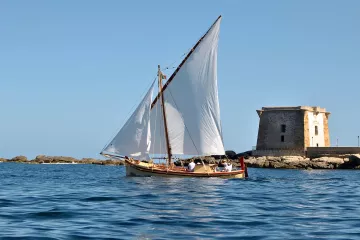 Giri in barca a vela storica nella costa Trapanese